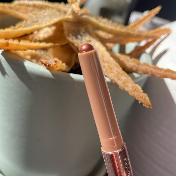 Laura Mercier - Caviar Stick Eye Shadow - Forbidden Rose - Picture 4 of 16